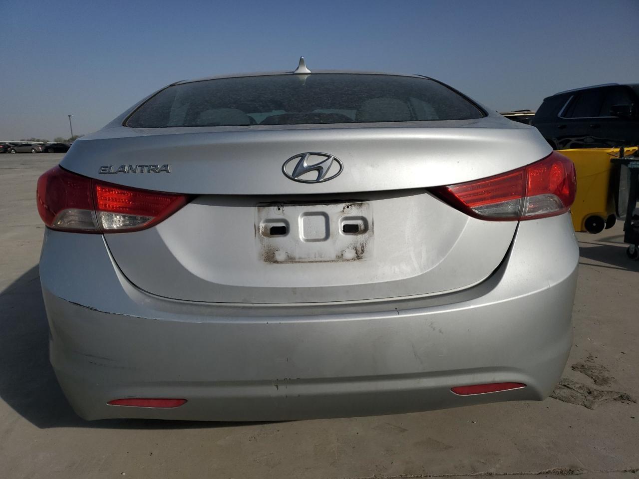 2013 HYUNDAI ELANTRA GL - Фото 6