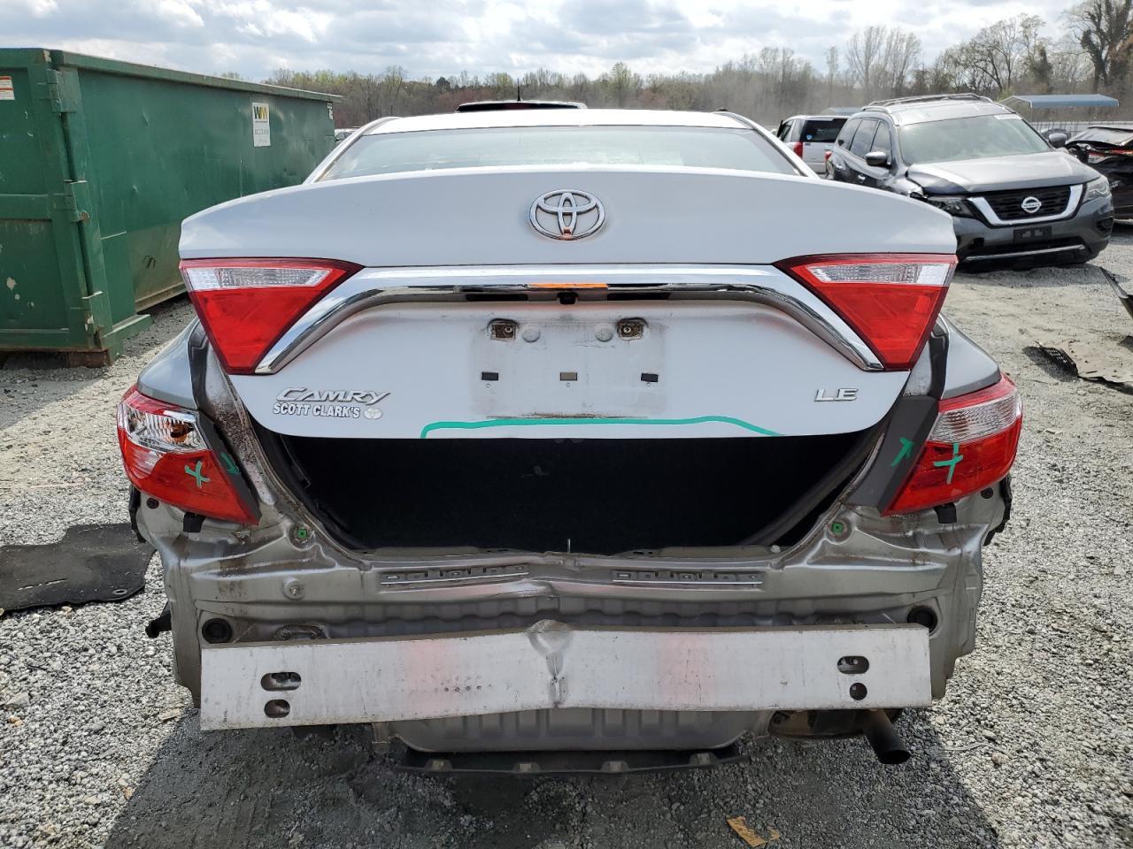 2016 TOYOTA CAMRY LE - Фото 6