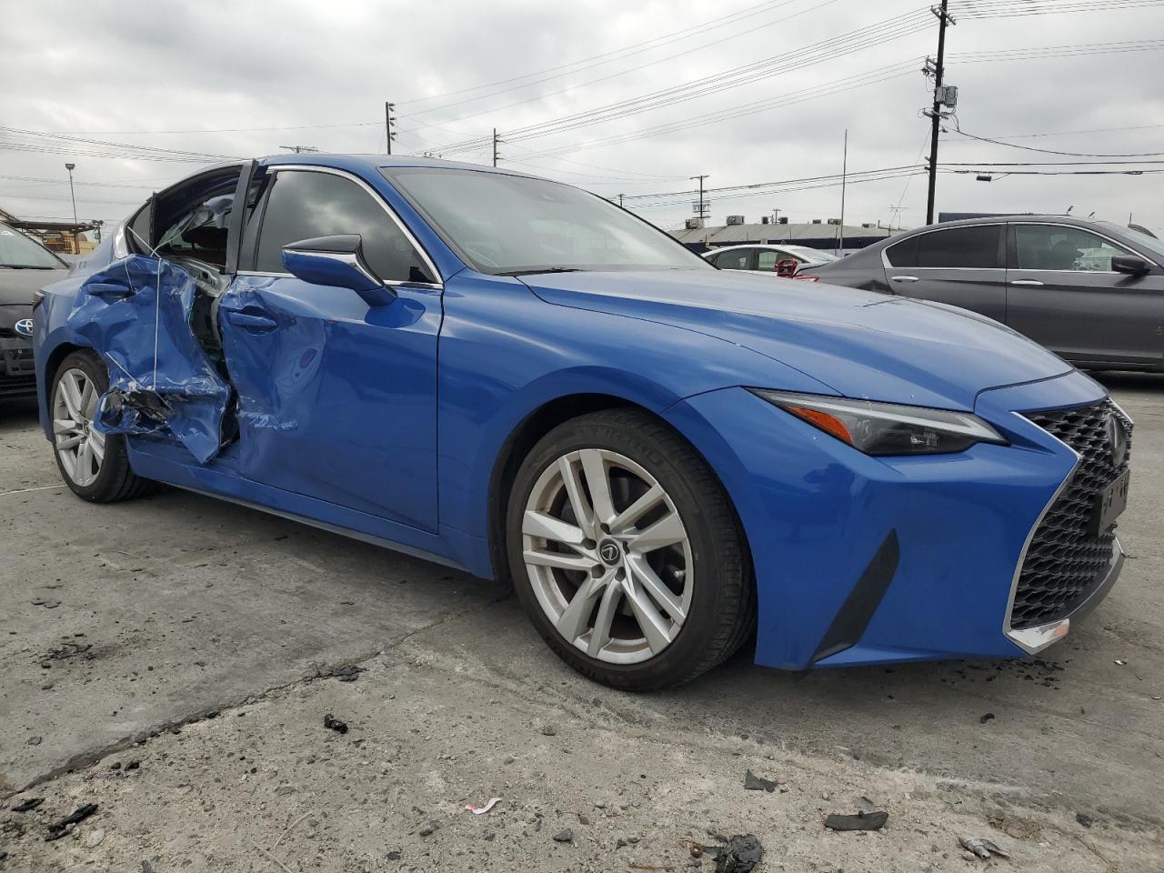 2022 LEXUS IS 300 - Фото 4