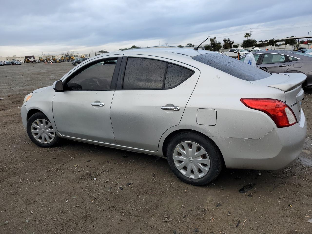 2014 NISSAN VERSA S - Фото 2