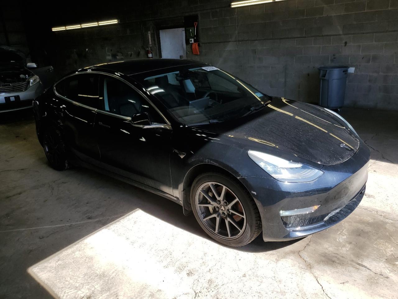 2019 TESLA MODEL 3 - Фото 4