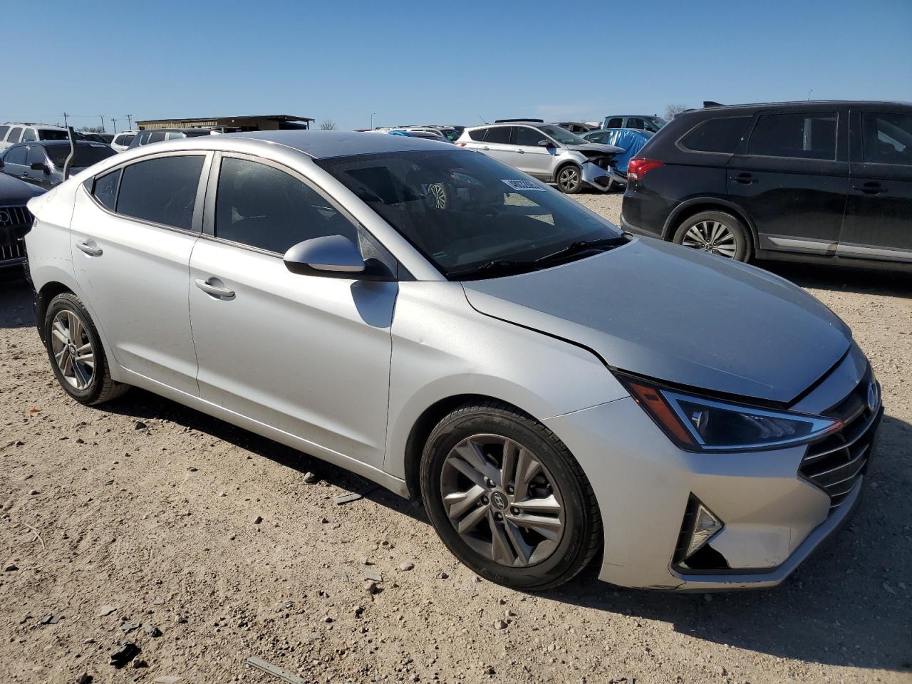 2019 HYUNDAI ELANTRA SE - Фото 4
