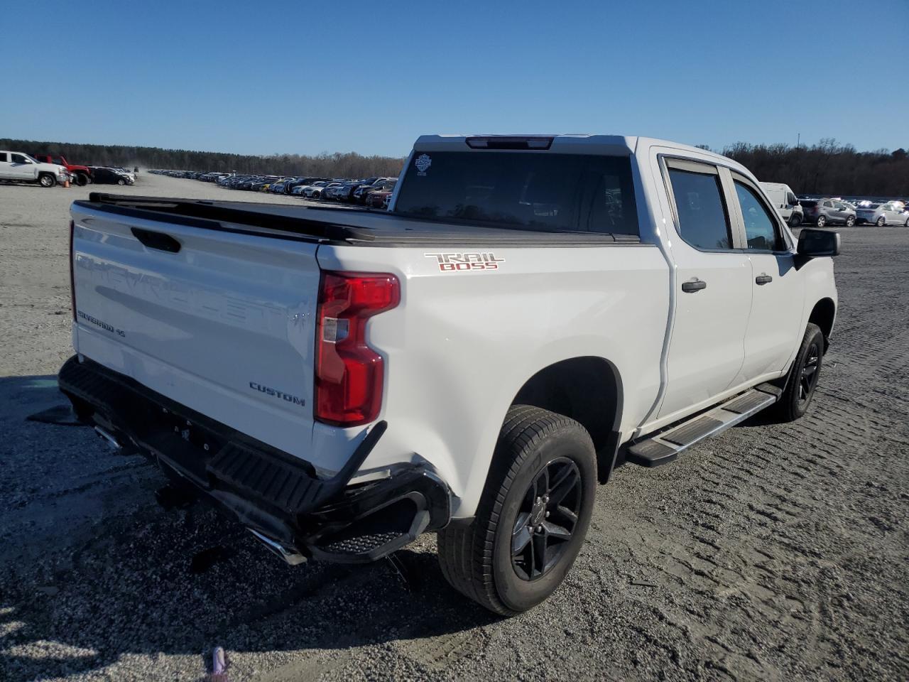 2019 CHEVROLET SILVERADO - Фото 3