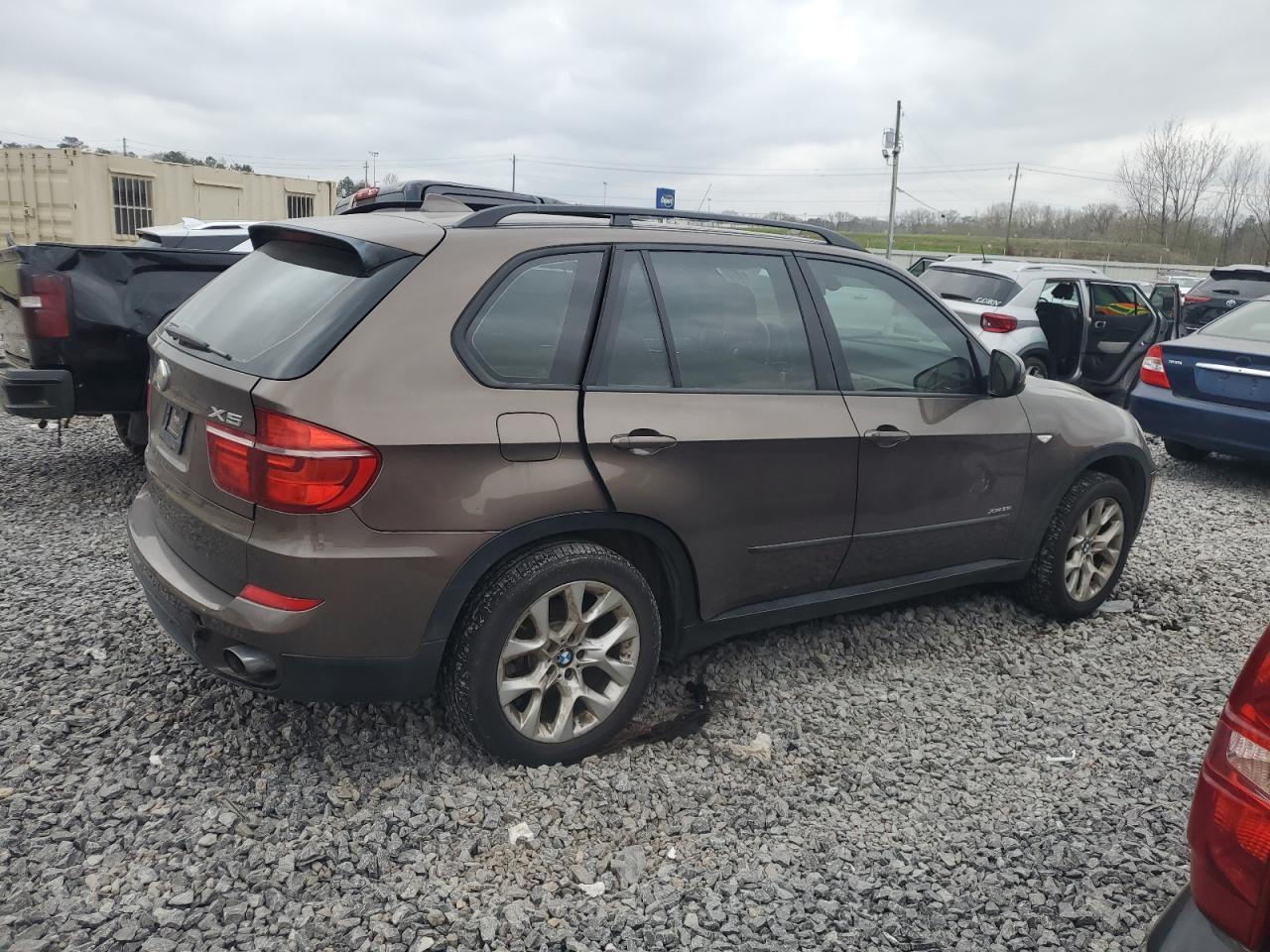 2013 BMW X5 XDRIVE3 - Image 3