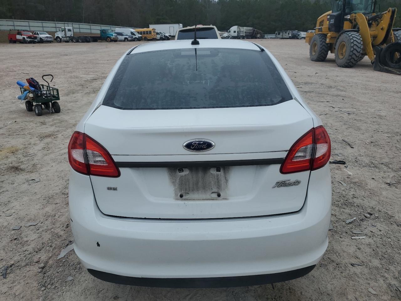 2013 FORD FIESTA SE - Фото 6
