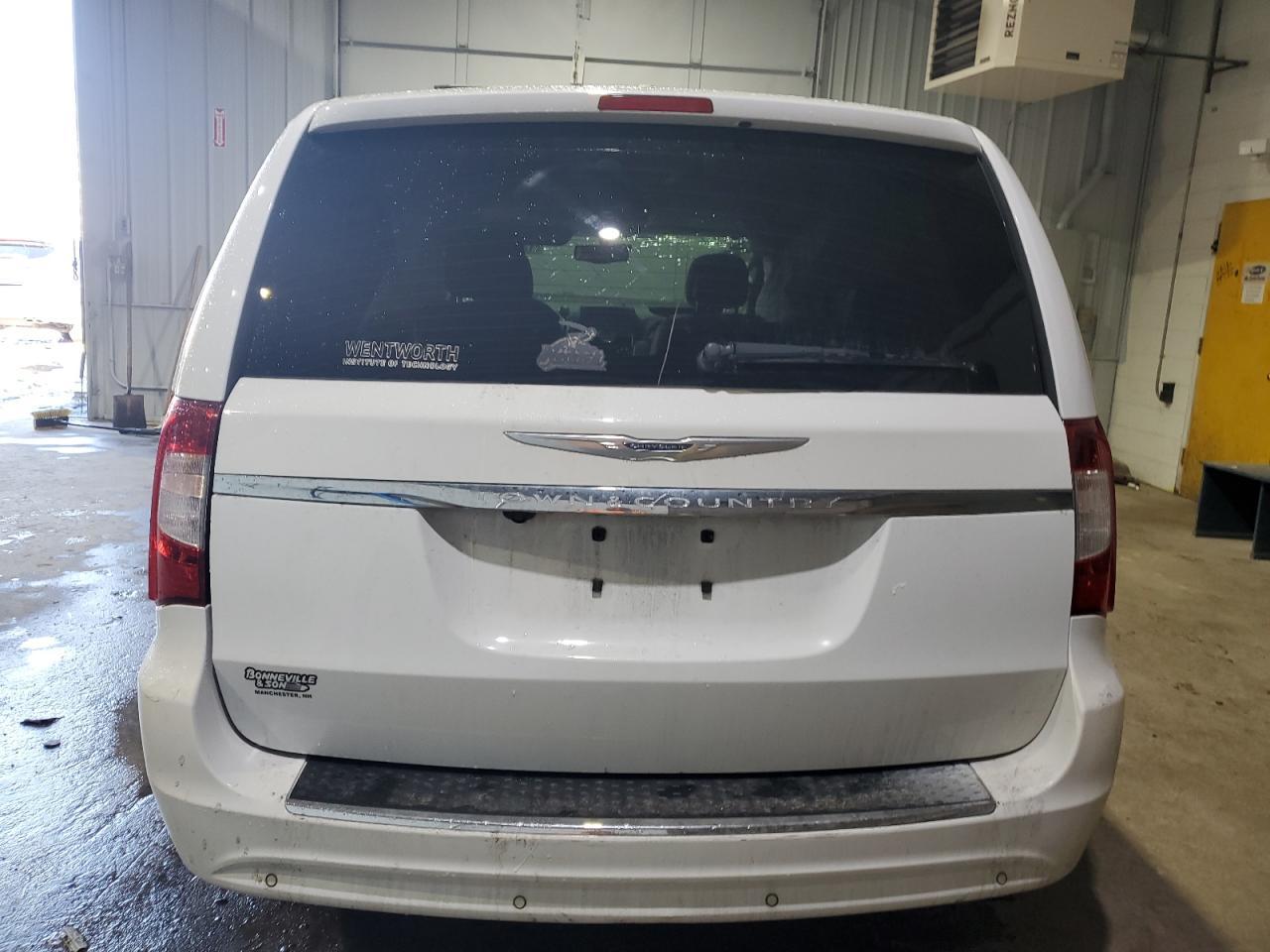 2014 CHRYSLER TOWN & COU - Image 6