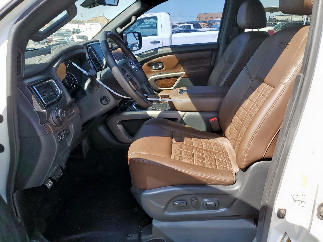 2023 NISSAN TITAN SV - Фото 7