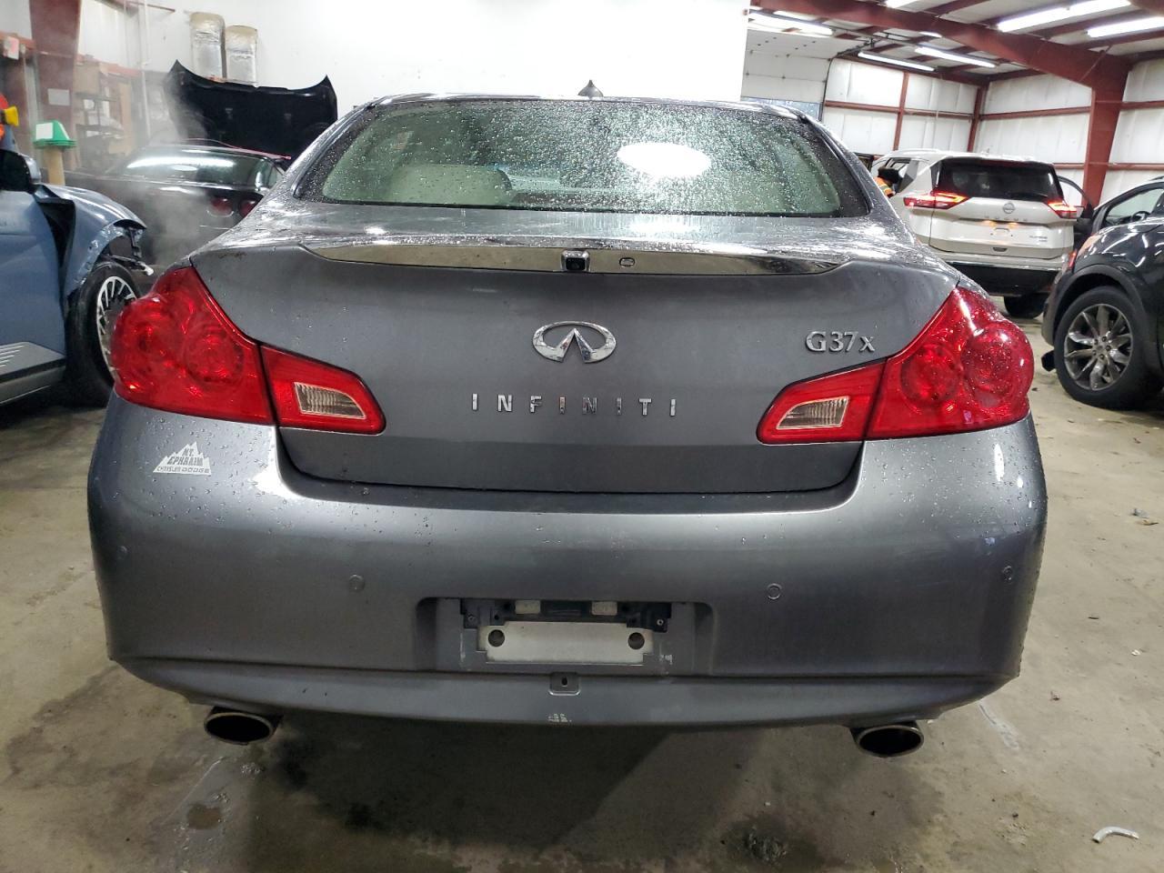 2012 INFINITI G37 - Image 6