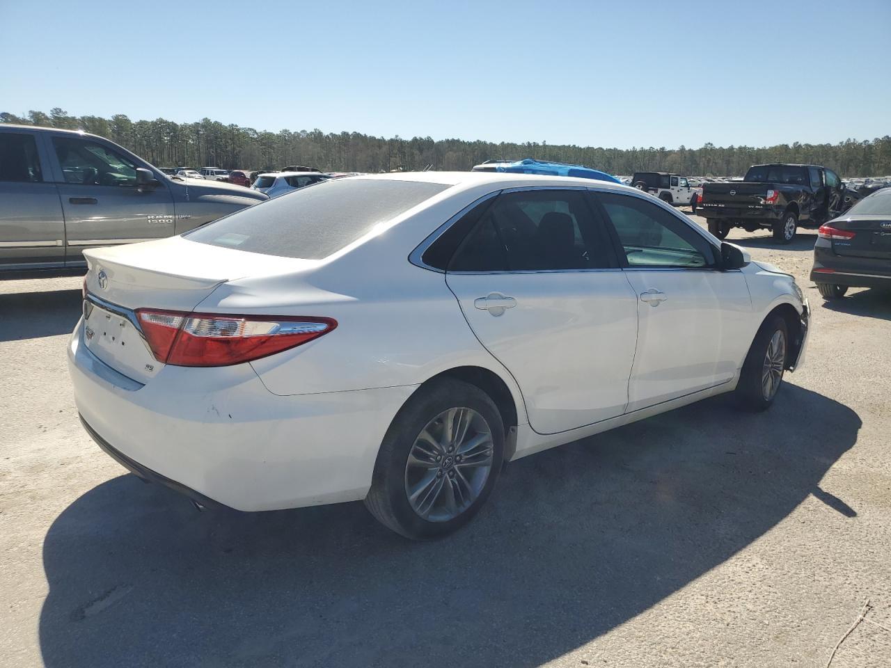 2017 TOYOTA CAMRY LE - Фото 3