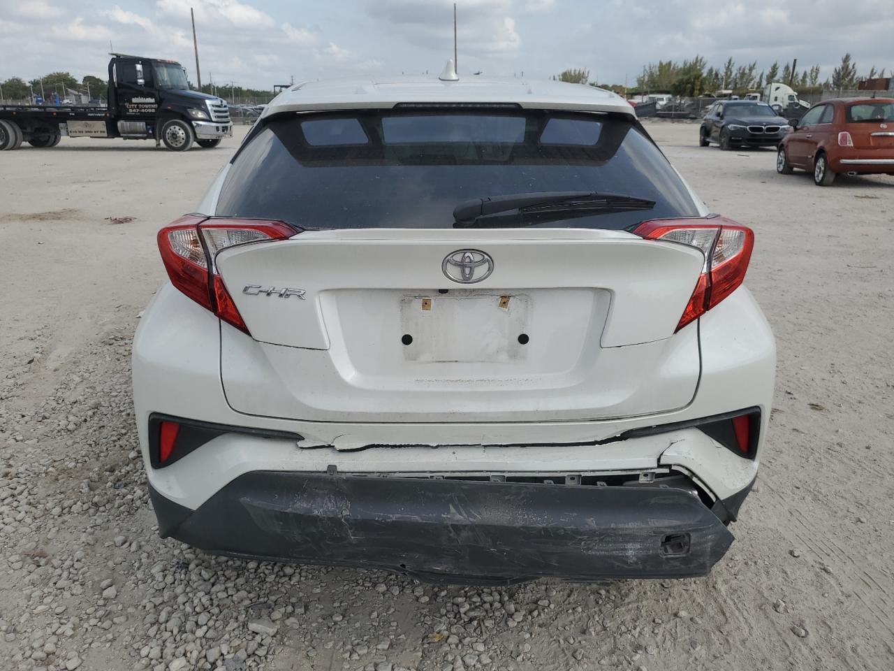 2021 TOYOTA C-HR XLE - Фото 6