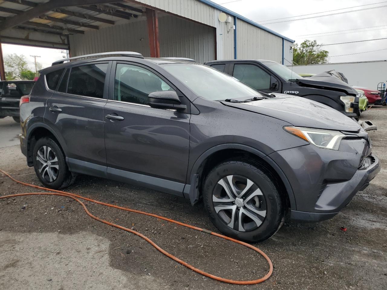 2017 TOYOTA RAV4 LE - Image 4