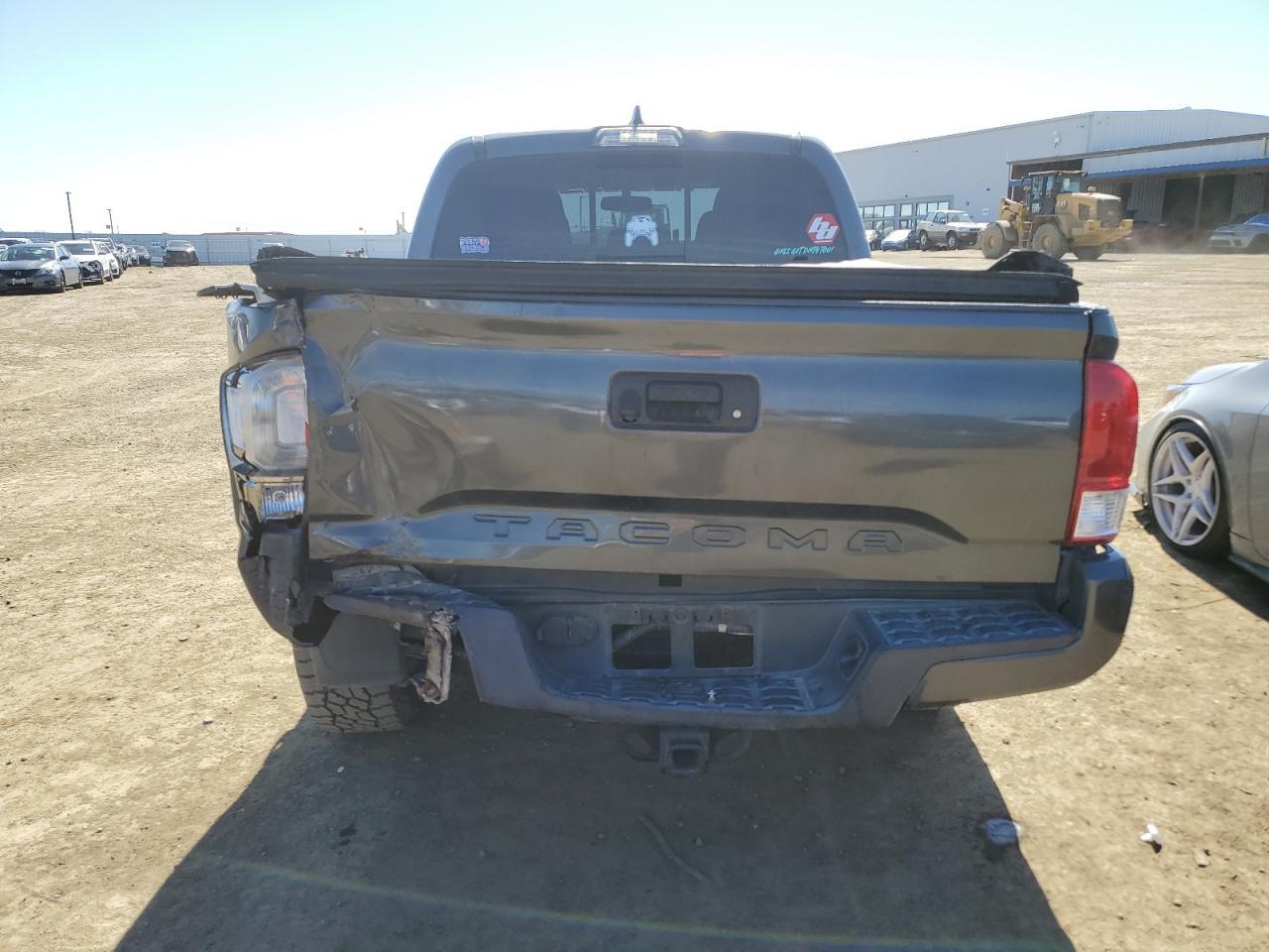 2017 TOYOTA TACOMA DOU - Фото 6