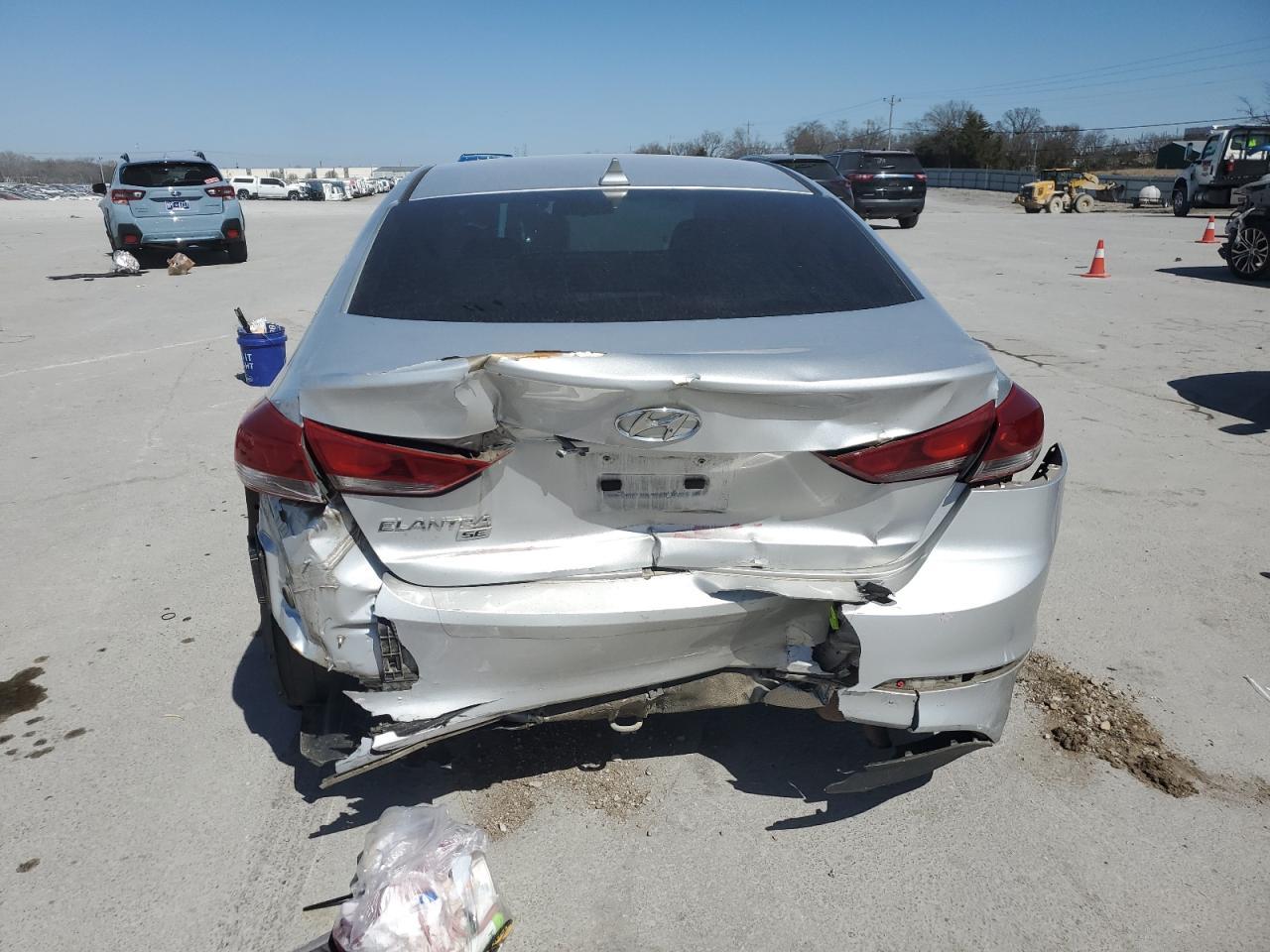 2017 HYUNDAI ELANTRA SE - Фото 6