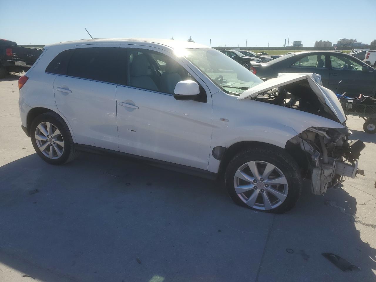 2015 MITSUBISHI OUTLANDER - Фото 4