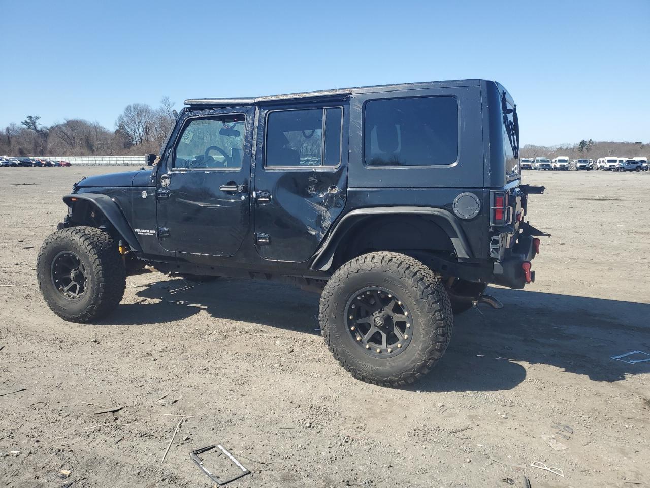 2010 JEEP WRANGLER U - Image 2