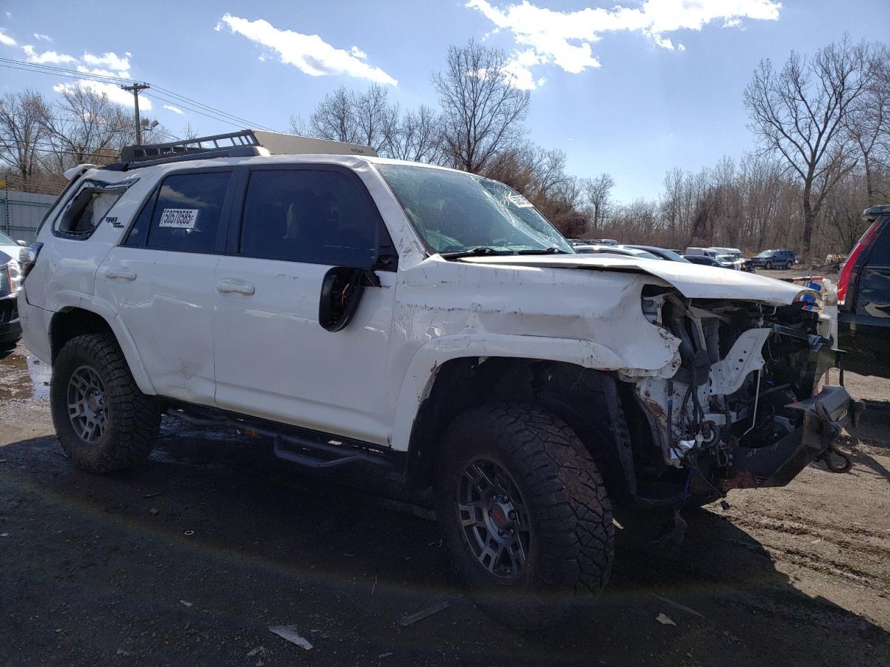 2019 TOYOTA 4RUNNER SR - Фото 4