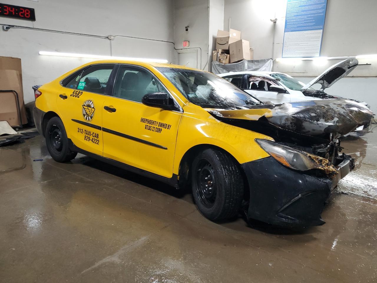 2017 TOYOTA CAMRY HYBR - Image 4
