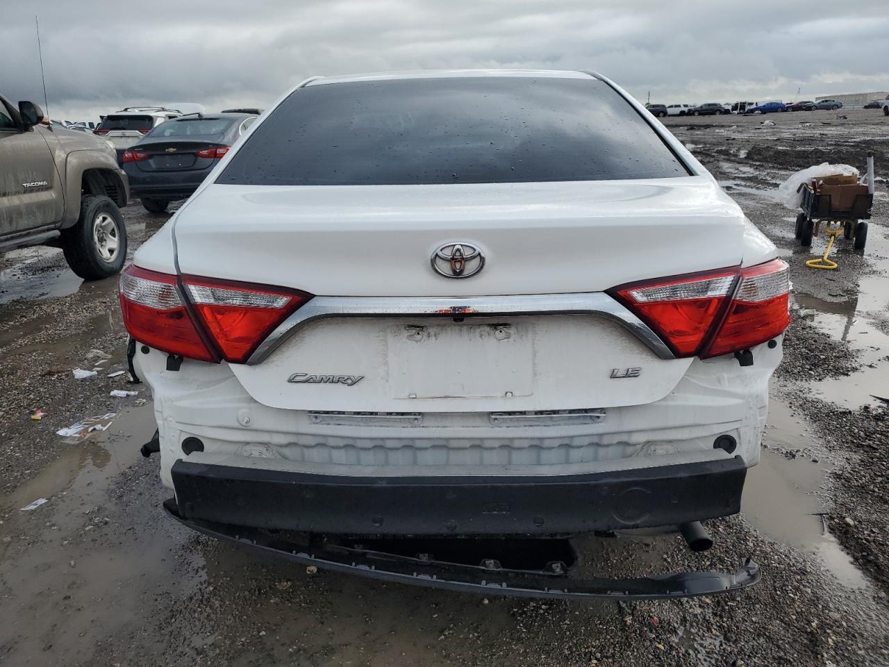 2016 TOYOTA CAMRY LE - Image 6
