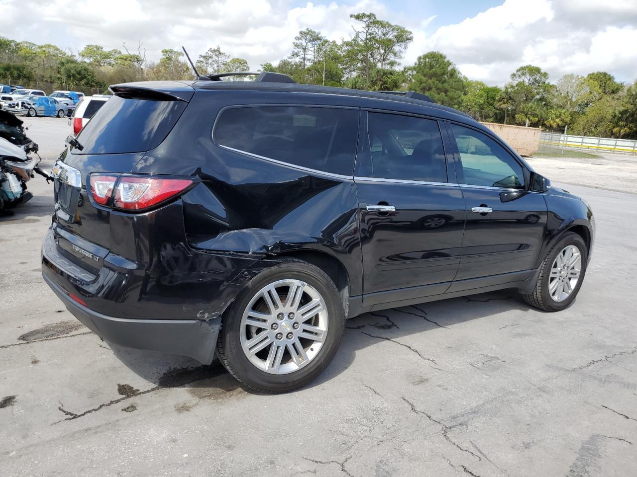 2014 CHEVROLET TRAVERSE L - Image 3
