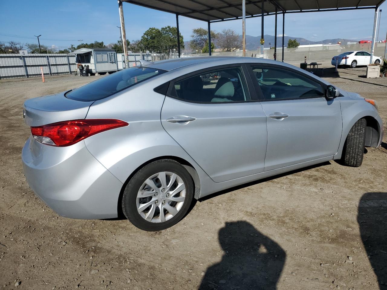 2013 HYUNDAI ELANTRA GL - Image 3