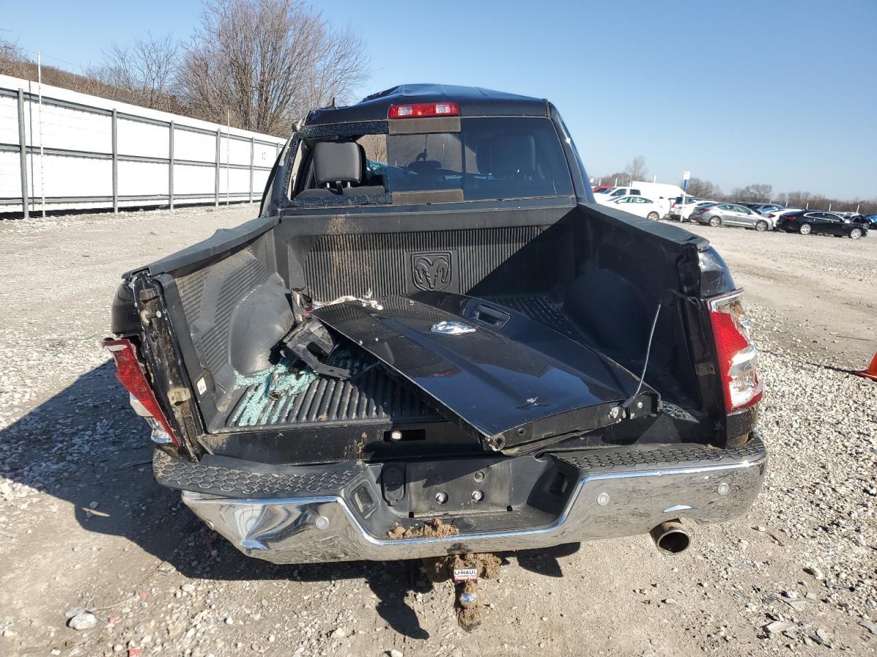 2017 RAM 1500 SLT - Image 6