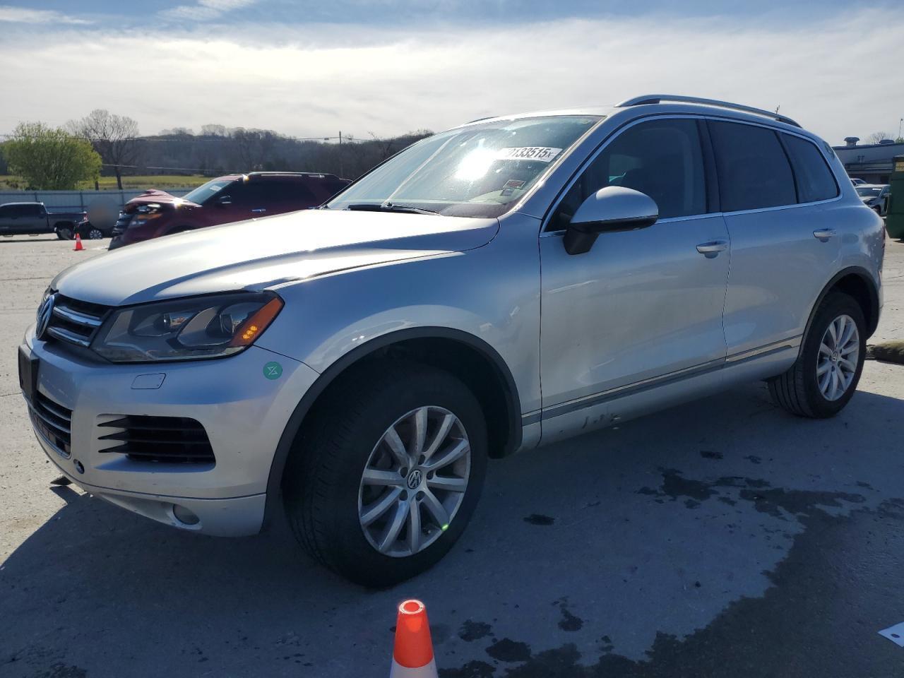 2011 VOLKSWAGEN TOUAREG V6