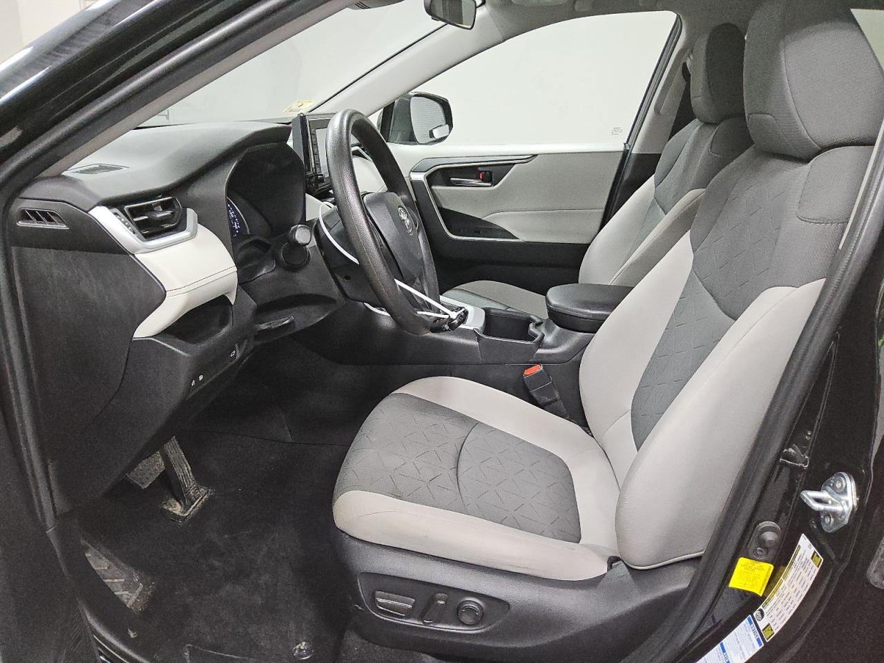 2022 TOYOTA RAV4 XLE - Image 7