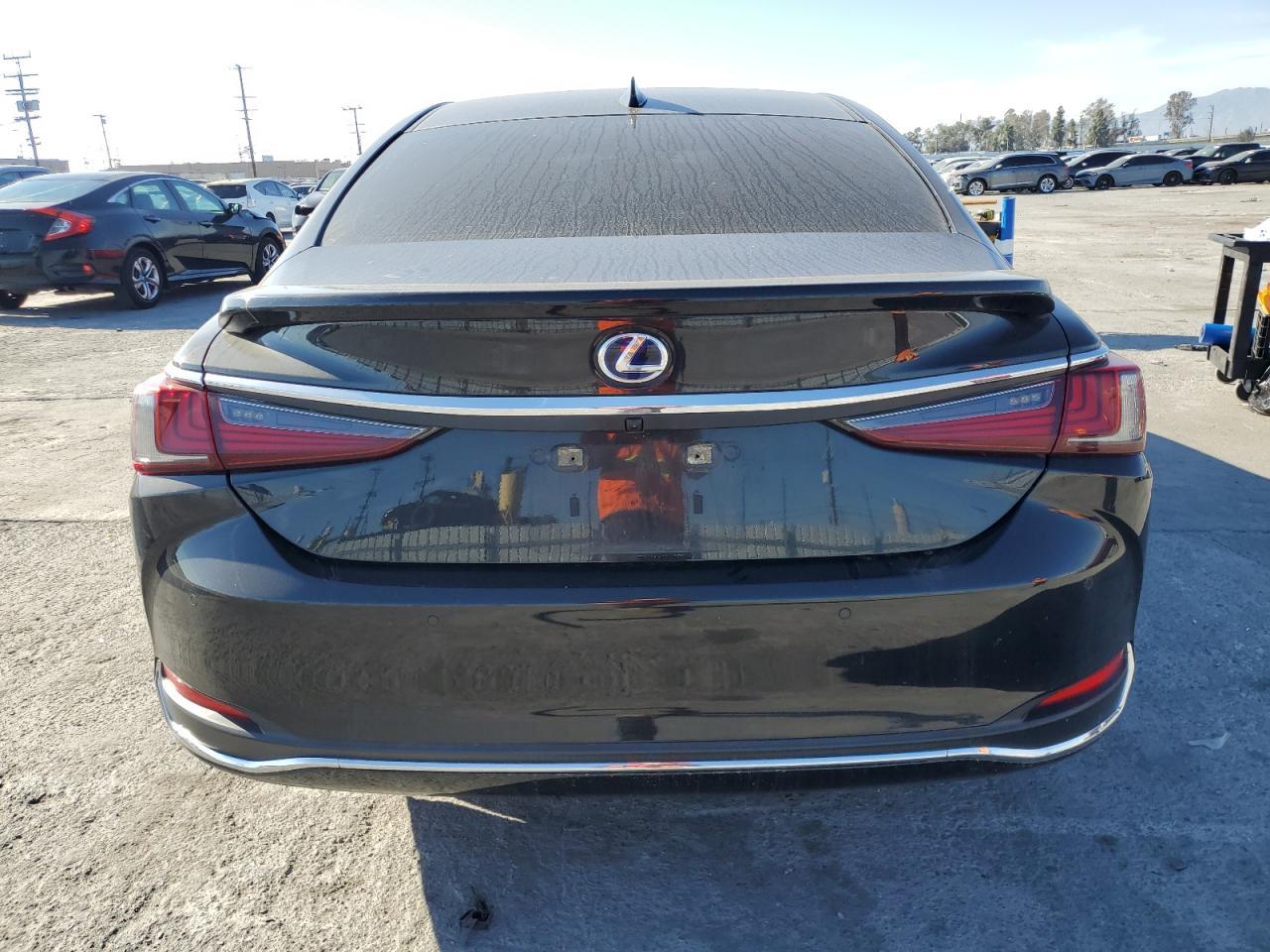 2022 LEXUS ES 300H BA - Фото 6