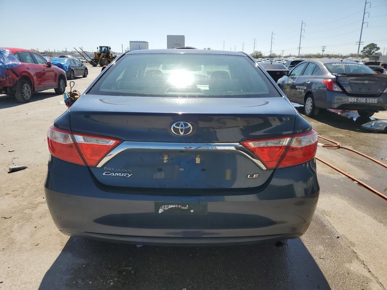 2016 TOYOTA CAMRY LE - Фото 6