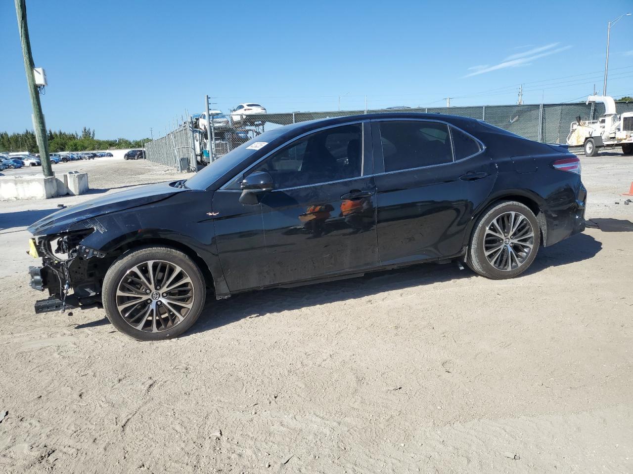 2020 TOYOTA CAMRY SE