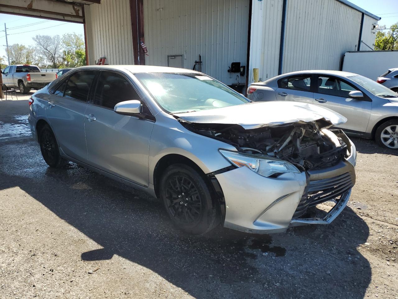 2015 TOYOTA CAMRY LE - Image 4