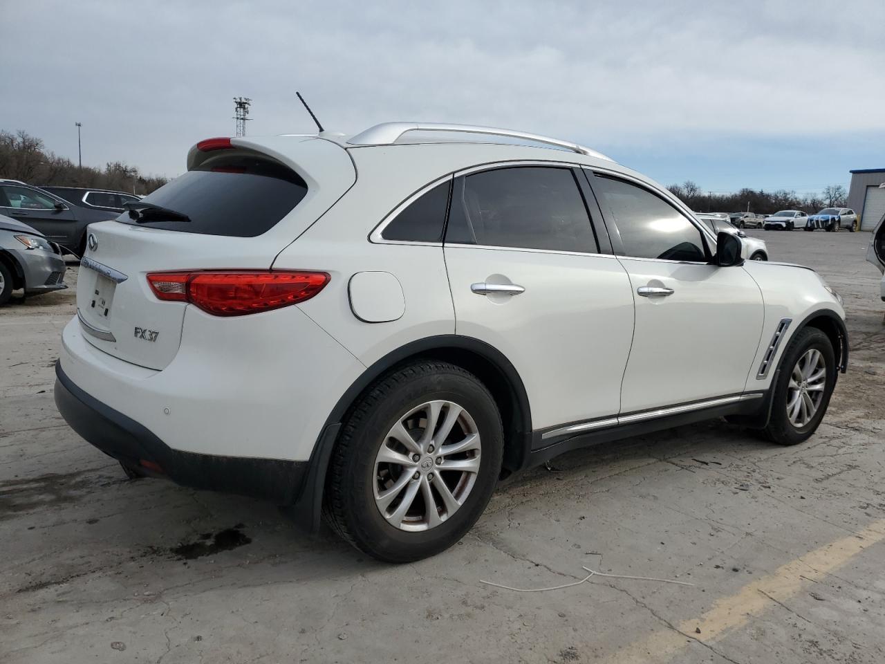2013 INFINITI FX37 - Image 3