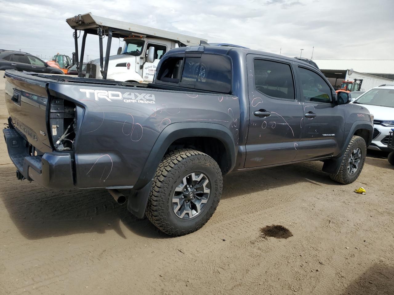2019 TOYOTA TACOMA DOU - Фото 3