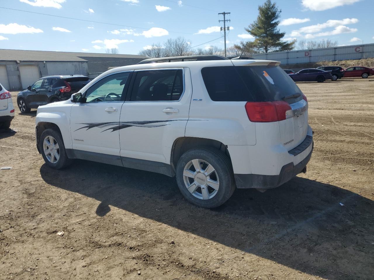 2013 GMC TERRAIN SL - Фото 2