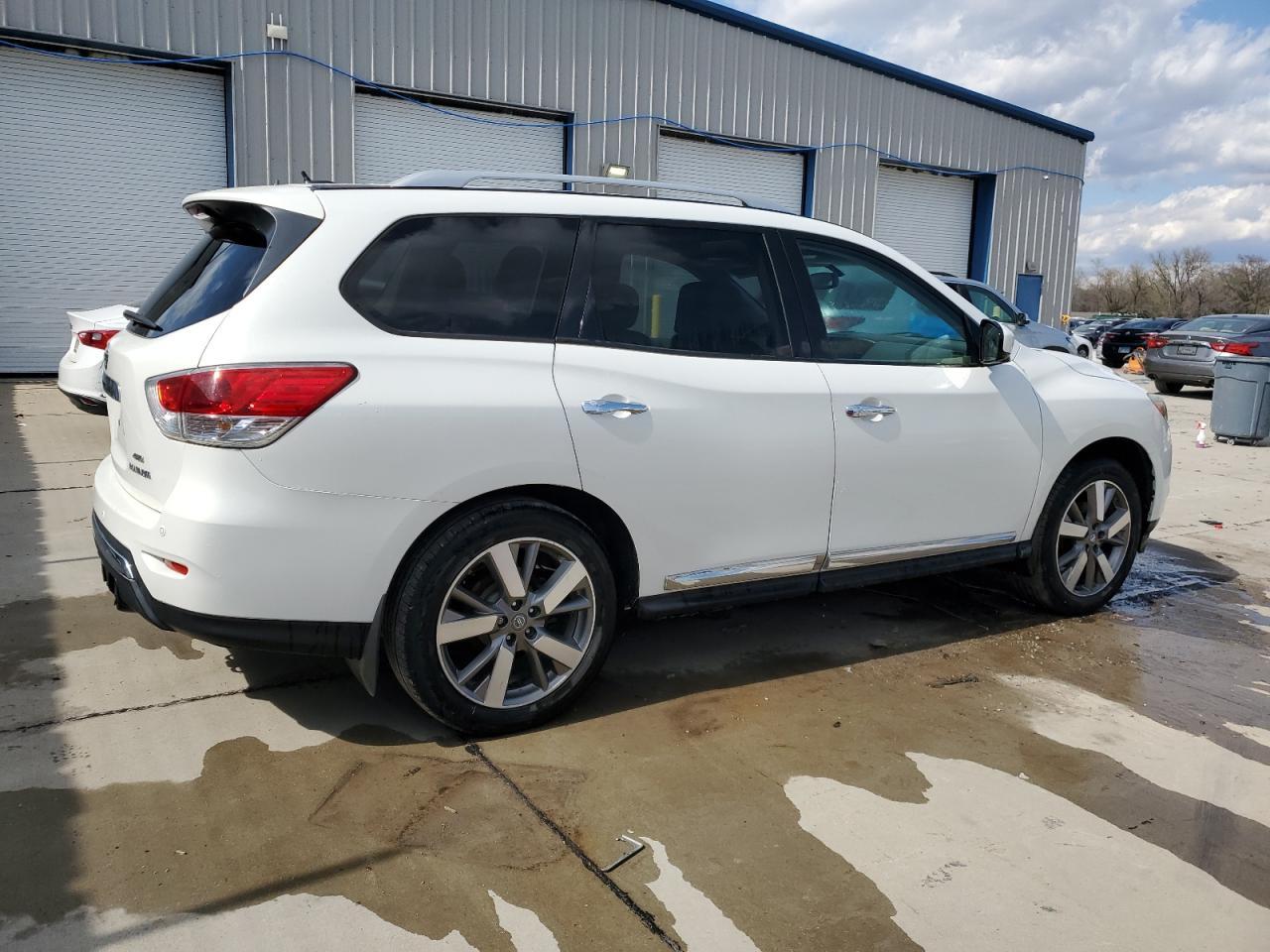 2013 NISSAN PATHFINDER - Фото 3