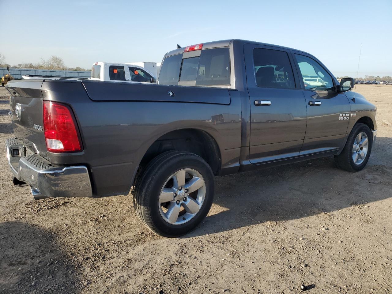 2017 RAM 1500 SLT - Image 3
