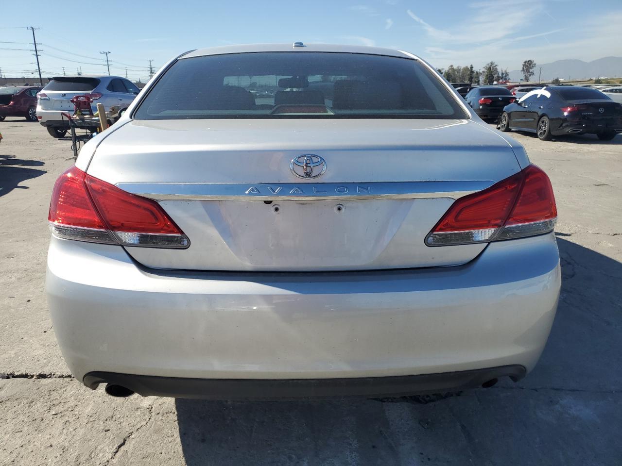 2011 TOYOTA AVALON BAS - Image 6