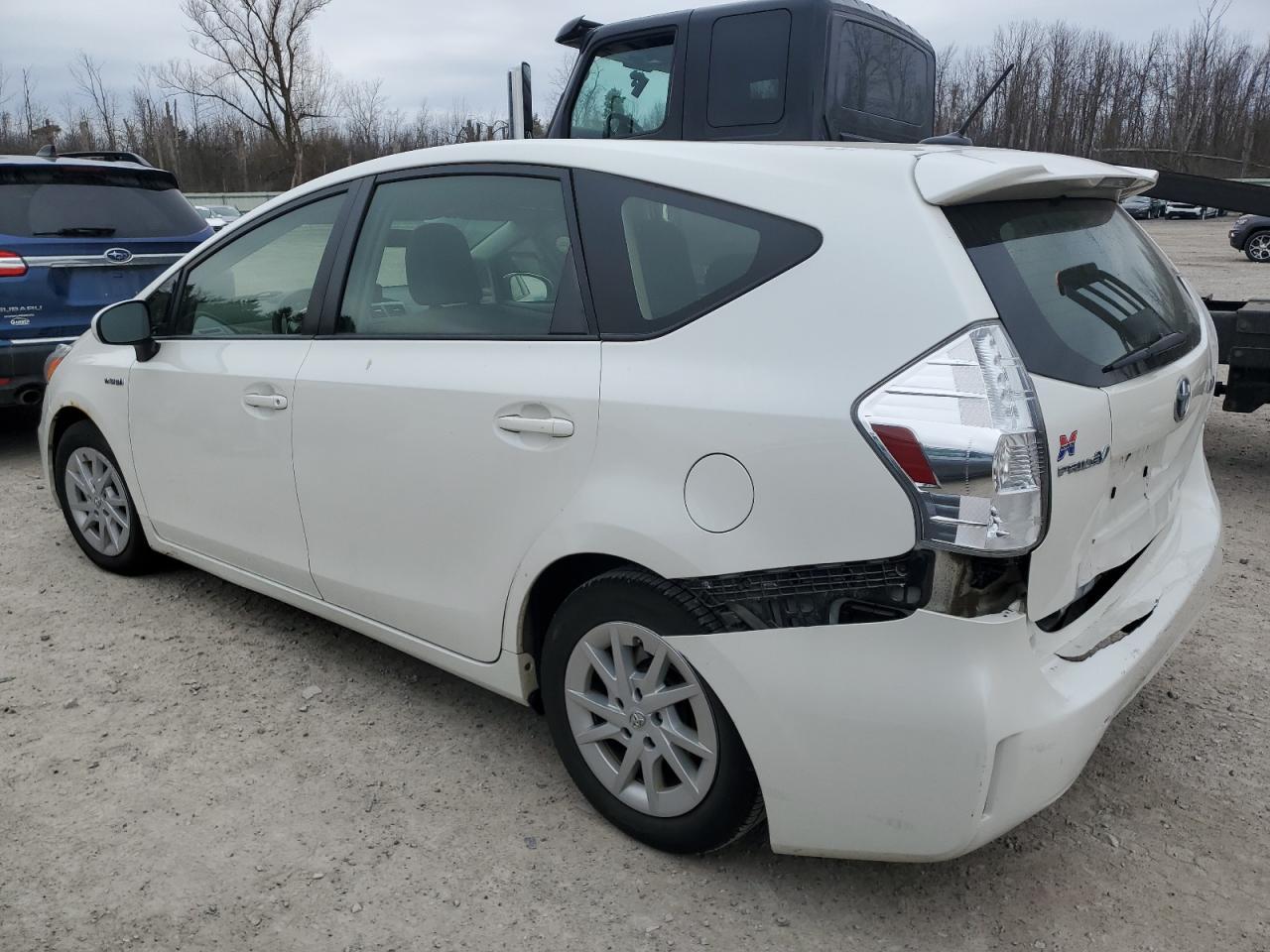 2013 TOYOTA PRIUS V - Фото 2