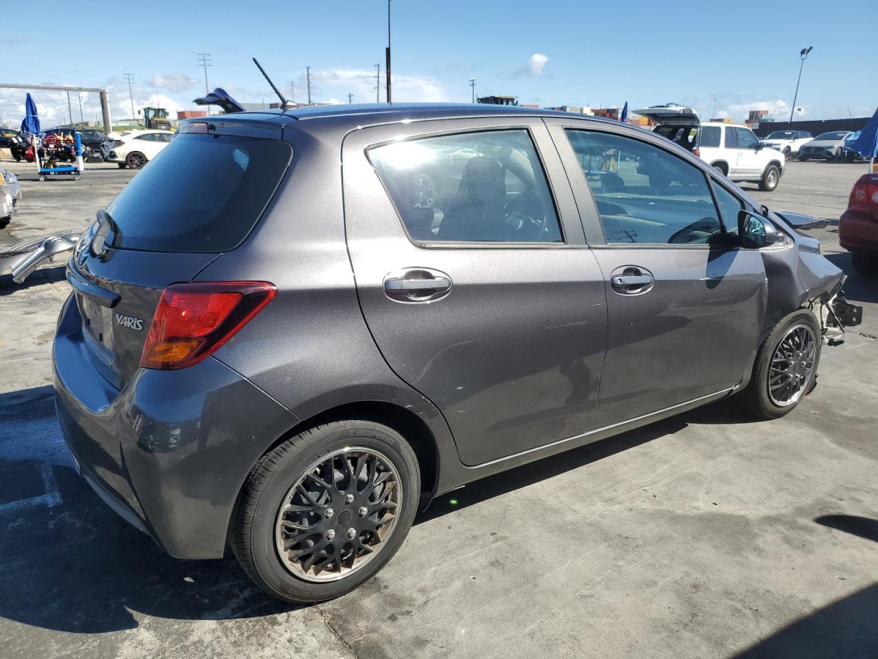 2017 TOYOTA YARIS L - Фото 3