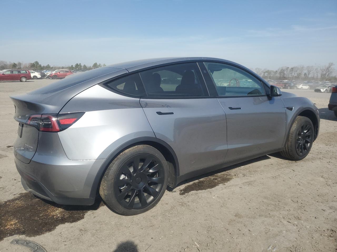 2025 TESLA MODEL Y - Image 3