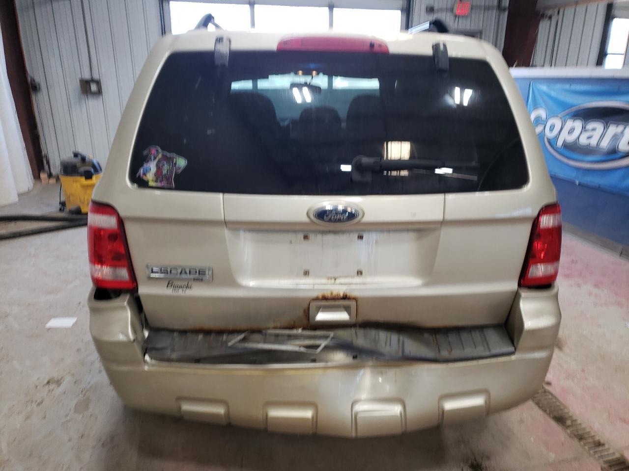 2010 FORD ESCAPE XLT - Image 6