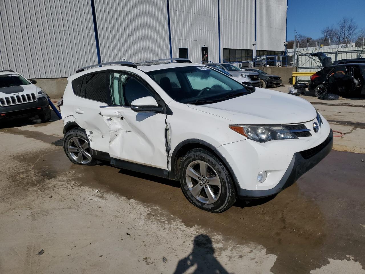 2015 TOYOTA RAV4 XLE - Фото 4