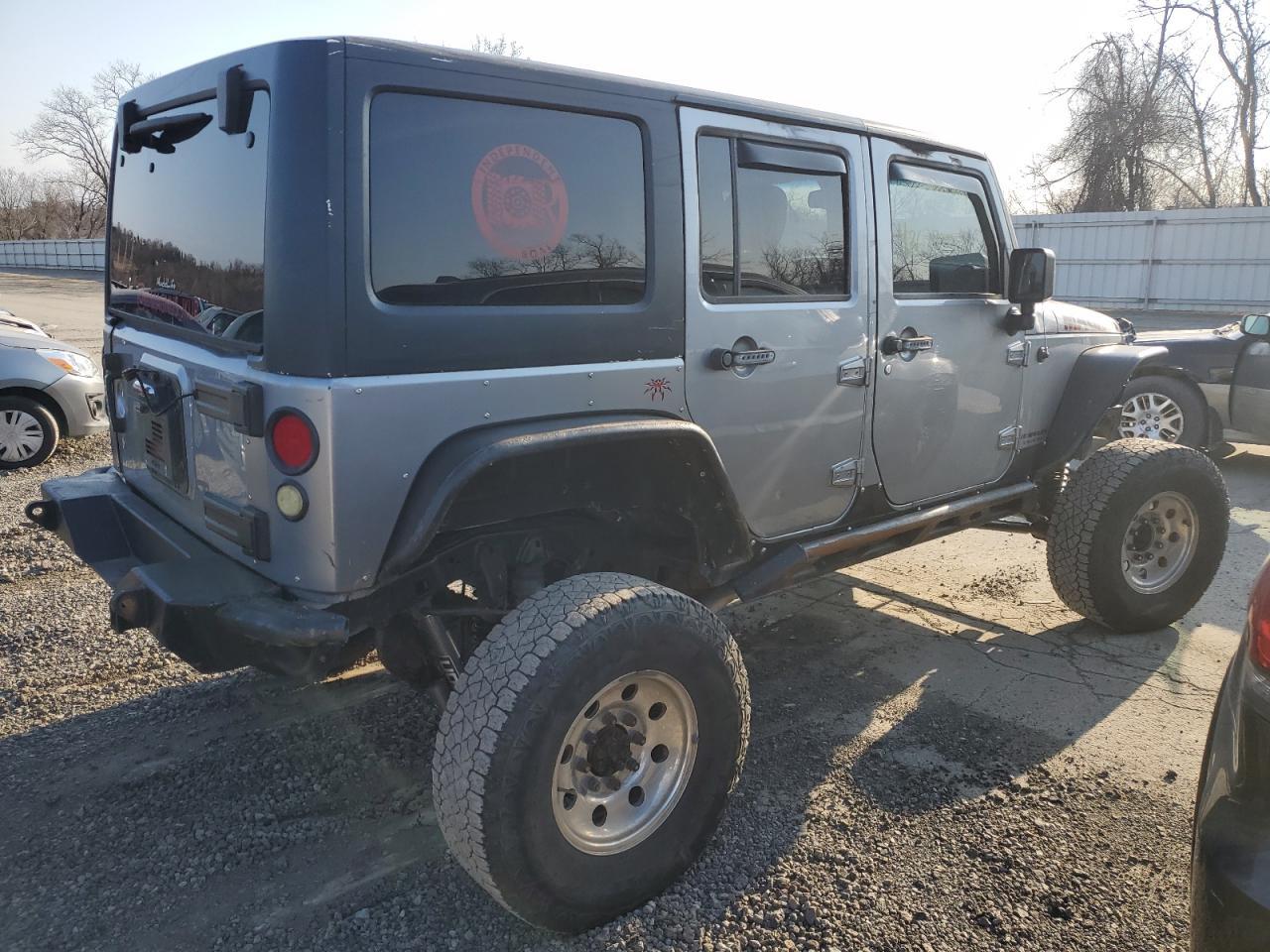 2017 JEEP WRANGLER U - Image 3