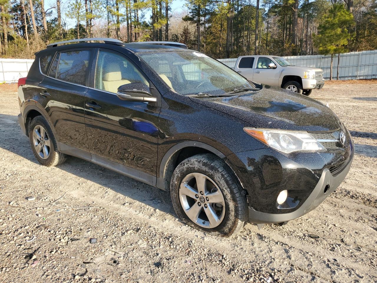 2015 TOYOTA RAV4 XLE - Image 4