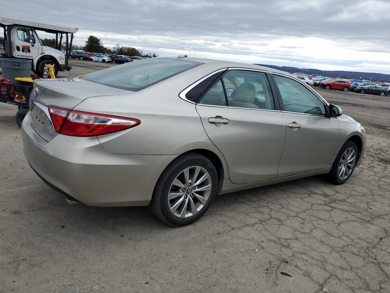 2017 TOYOTA CAMRY LE - Image 3