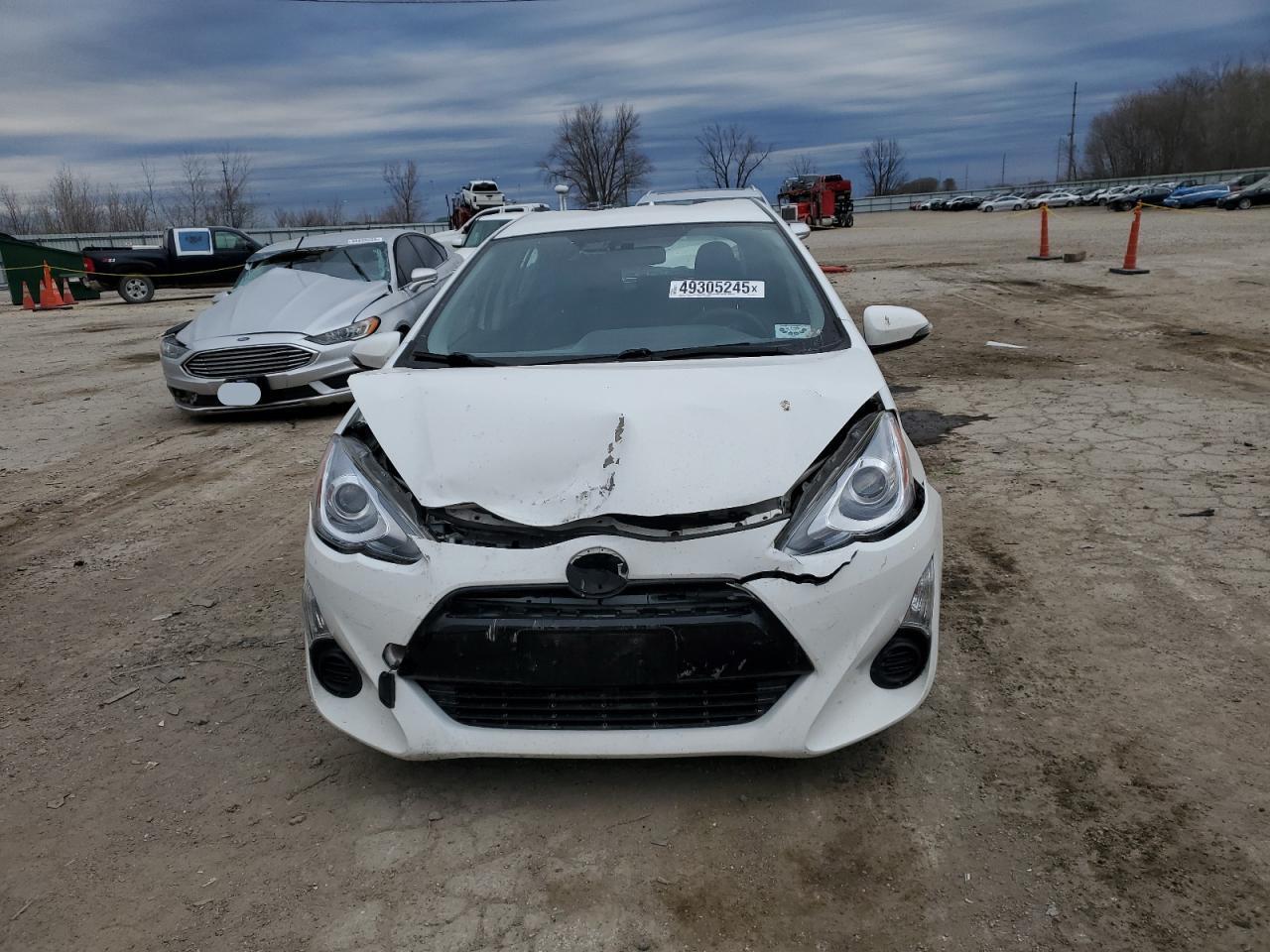 2015 TOYOTA PRIUS C - Image 5