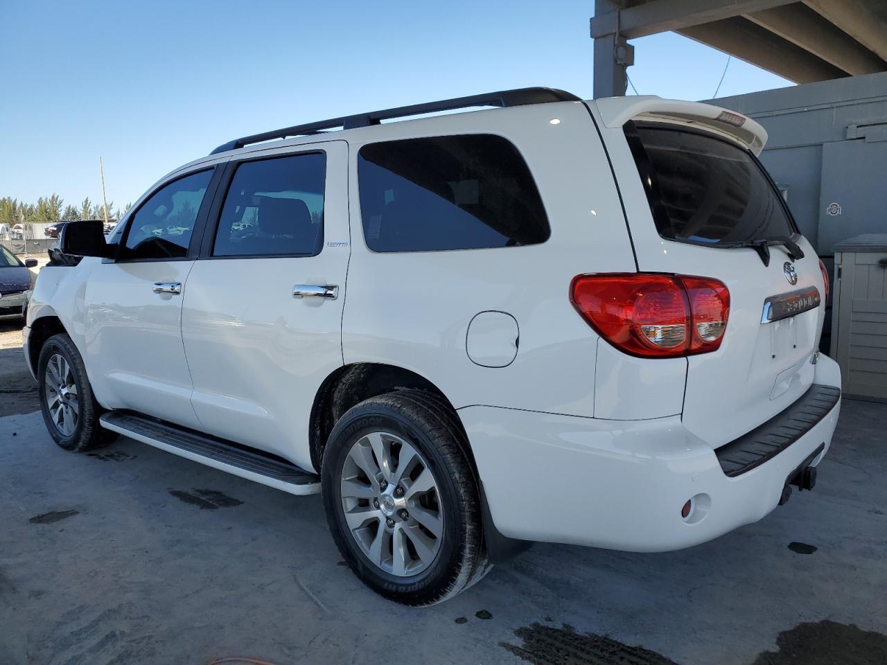 2016 TOYOTA SEQUOIA LI - Фото 2