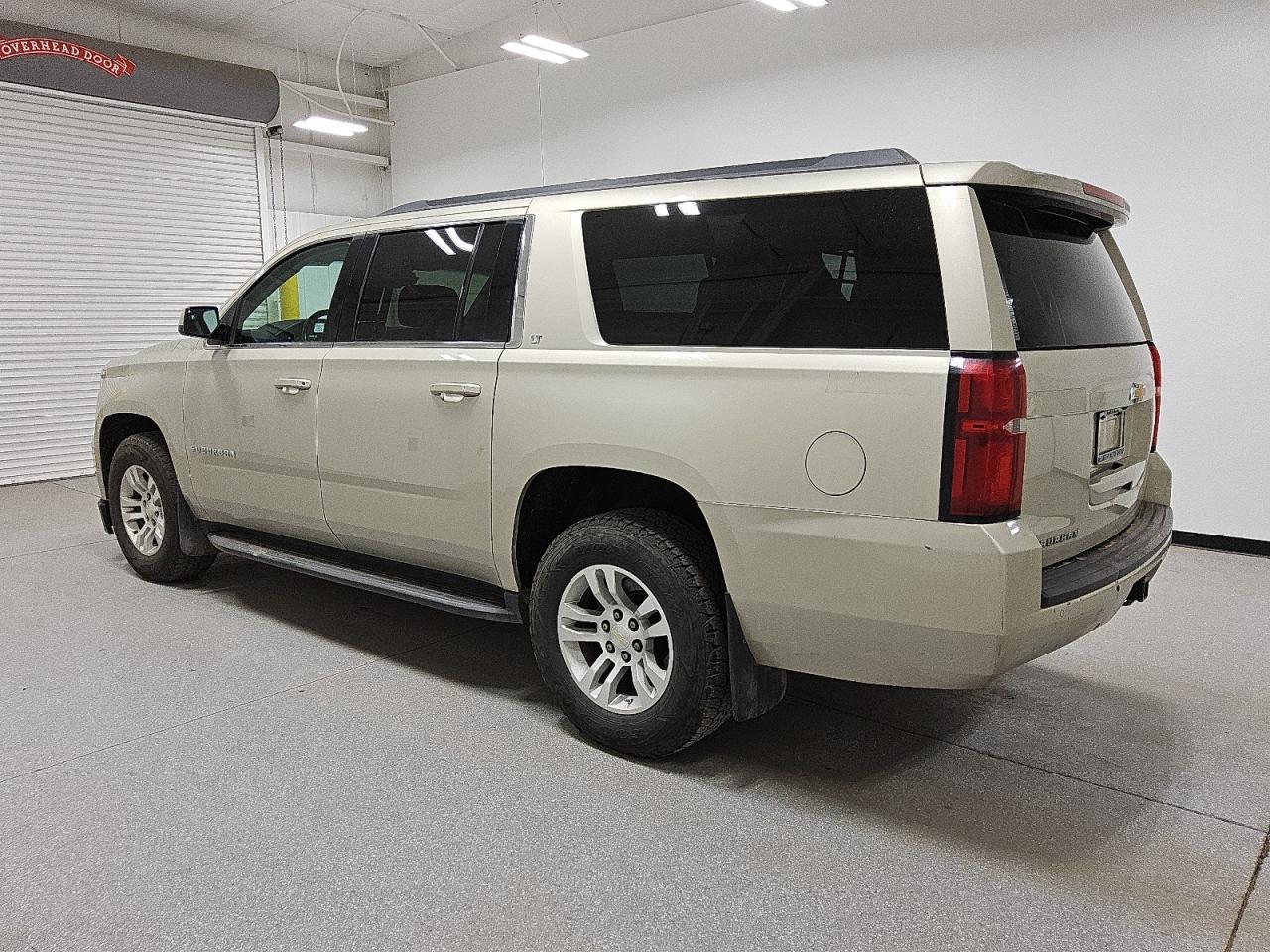 2017 CHEVROLET SUBURBAN K - Фото 2