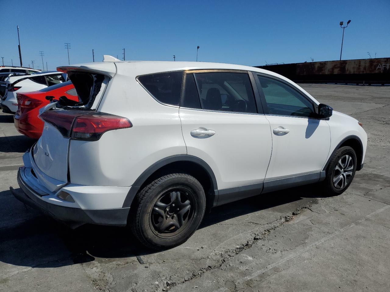 2018 TOYOTA RAV4 LE - Image 3