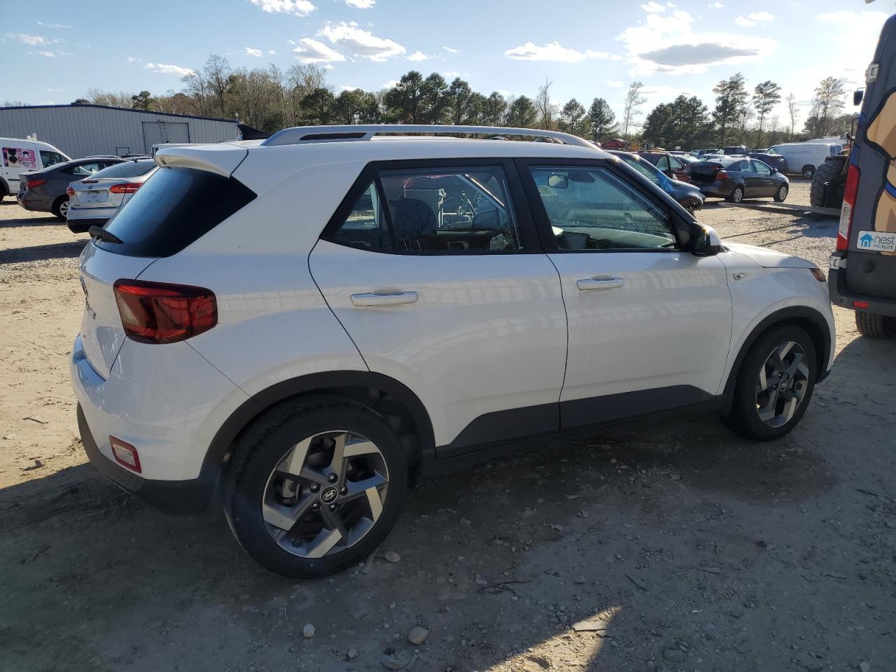 2022 HYUNDAI VENUE SEL - Фото 3